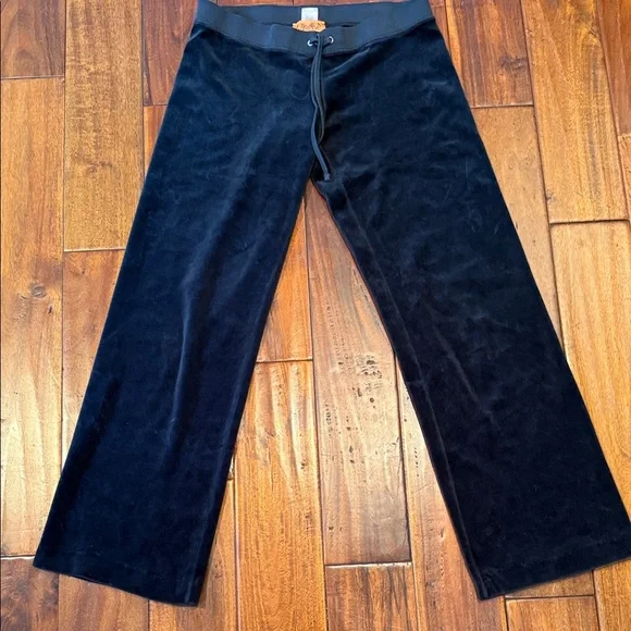 Y2K Juicy Couture Black Velour Tracksuit Set – Hoodie Size L, Joggers Size S - Picture 2 of 9